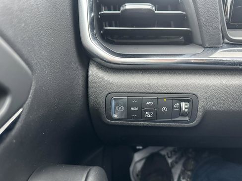 Used 2025 GMC Terrain Elevation image 16