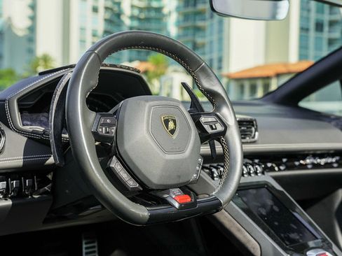 Used 2020 Lamborghini Huracan EVO AWD/4WD image 29