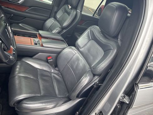 Used 2022 Lincoln Navigator Reserve AWD/4WD image 8