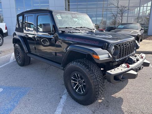 Used 2024 Jeep Wrangler Unlimited Rubicon AWD/4WD image 6