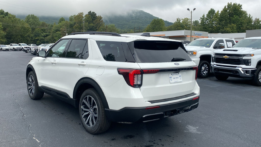 New 2027 Ford Explorer ST-Line AWD/4WD image 7