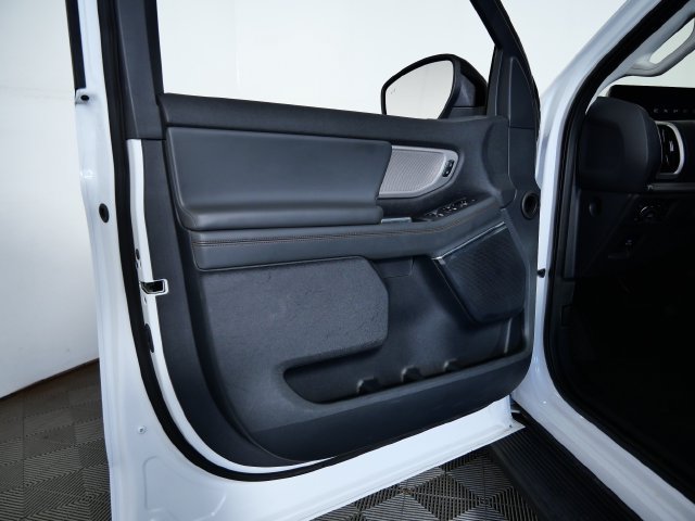 Certified 2025 Ford Expedition Active AWD/4WD image 17