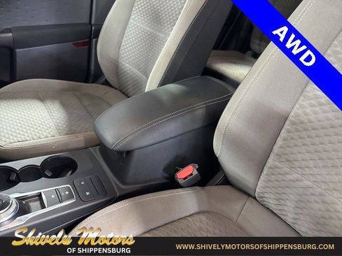 Used 2020 Ford Escape SE image 21