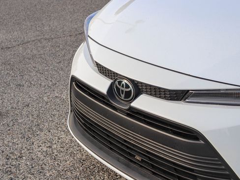 Used 2024 Toyota Corolla LE image 6