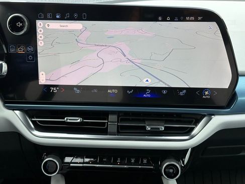 New 2026 Chevrolet Equinox EV LT image 31