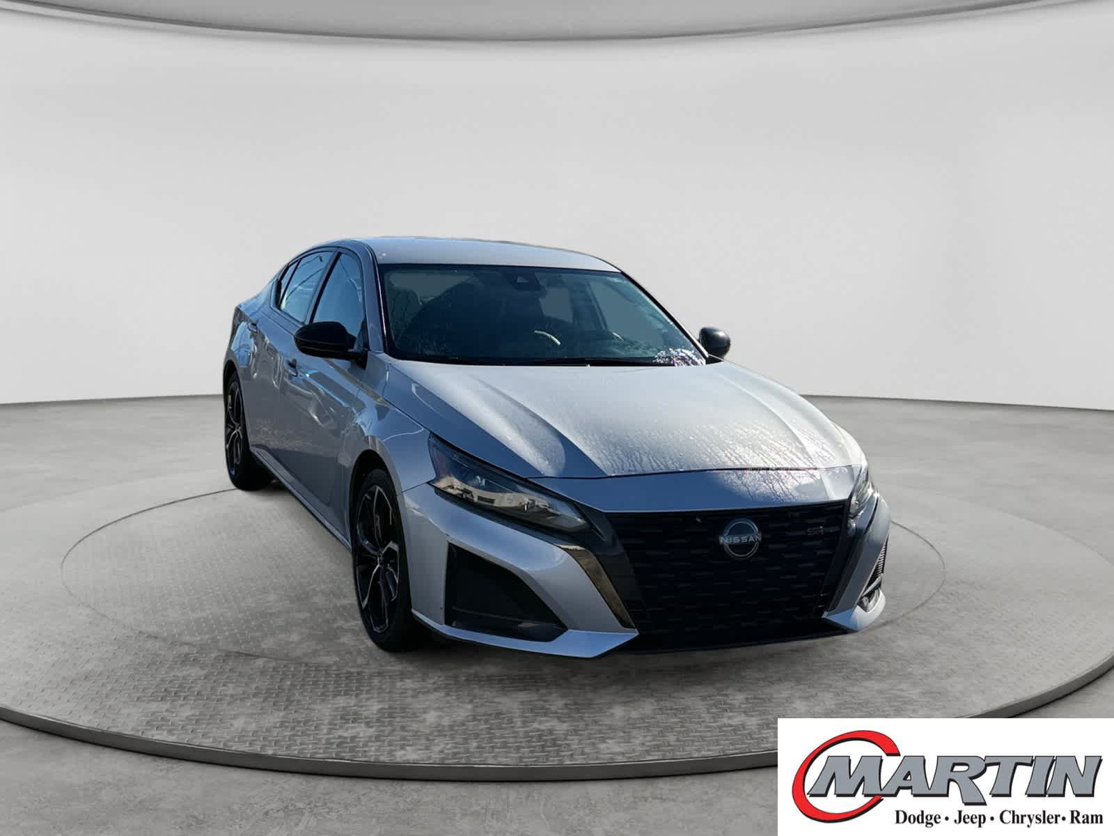 Used 2024 Nissan Altima 2.5 SR FWD image 3