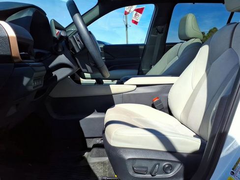 Certified 2025 Toyota Grand Highlander AWD Hybrid image 16