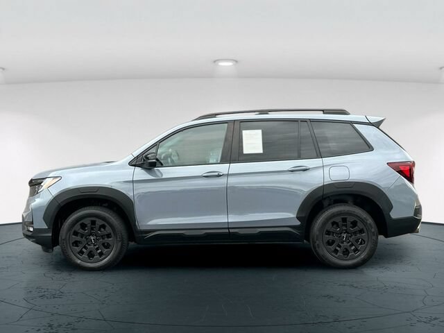 Used 2023 Honda Passport TrailSport image 3
