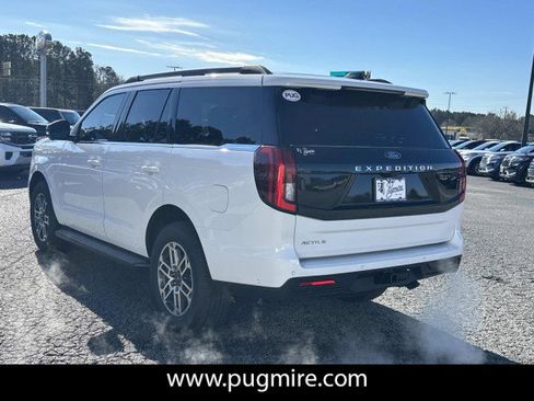 New 2025 Ford Expedition Active image 5