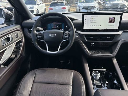Used 2025 Ford Explorer Platinum w/ LUX Leather Package AWD/4WD image 14