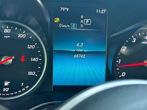 Used 2021 Mercedes-Benz GLC 300 image 23