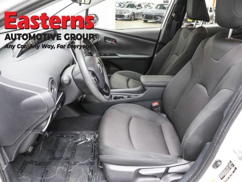 Used 2022 Toyota Prius LE image 14