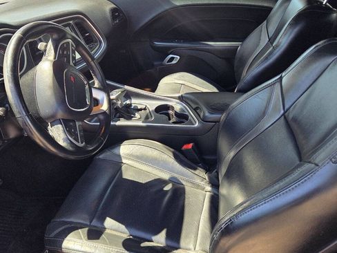 Used 2015 Dodge Challenger R/T Plus RWD image 9
