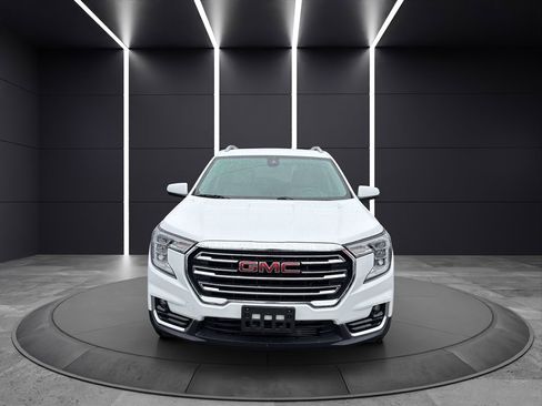 Used 2022 GMC Terrain SLT AWD/4WD image 2