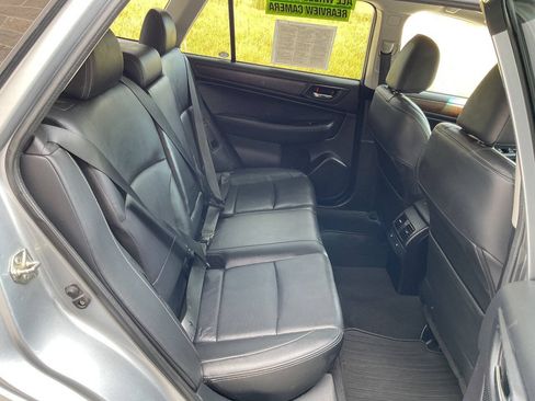 Used 2016 Subaru Outback 2.5i Limited AWD/4WD image 39