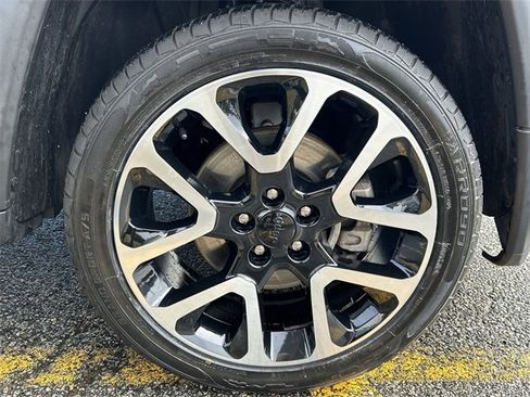 Used 2018 Jeep Compass Limited w/ Navigation Group image 13