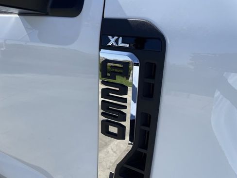 New 2025 Ford F250 XL w/ XL Chrome Package image 24