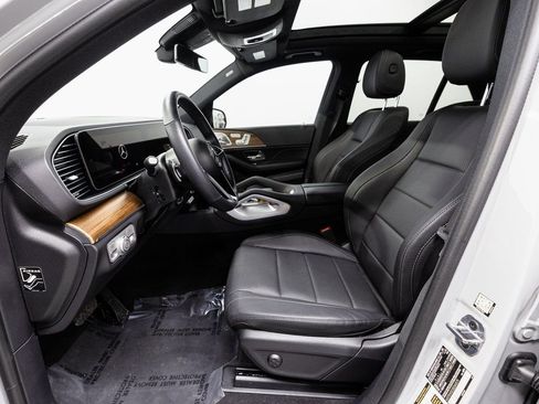 Used 2025 Mercedes-Benz GLE 450 4MATIC w/ AMG Line Exterior image 8