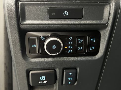 Used 2025 Ford F150 Lariat AWD/4WD image 46