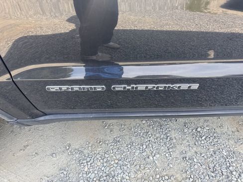 Used 2021 Jeep Grand Cherokee Laredo image 10