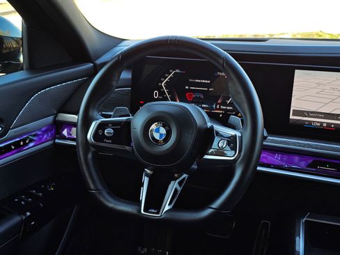Used 2025 BMW 740i image 30