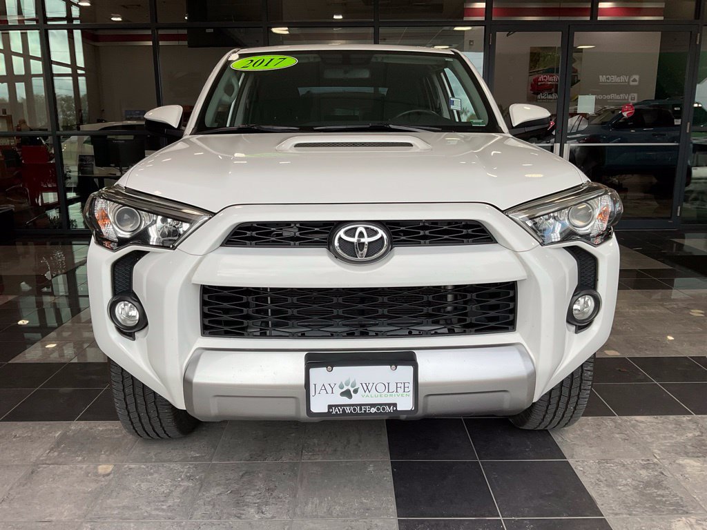 Used 2017 Toyota 4Runner TRD Off-Road w/ Convenience Package AWD/4WD image 2
