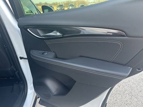 Used 2023 Buick Envision Essence image 44