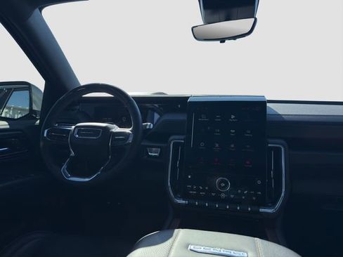 Used 2025 GMC Yukon Denali w/ Denali Reserve Package image 14