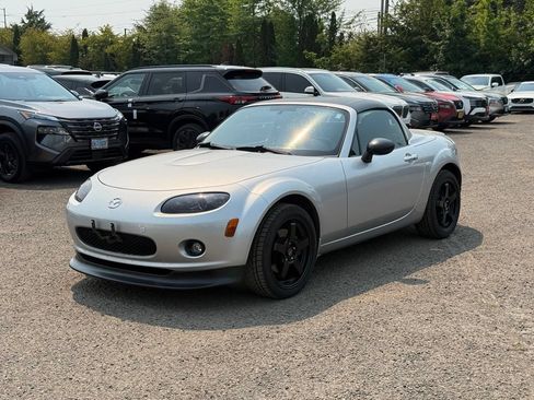 Used 2007 MAZDA MX-5 Miata Touring RWD image 2