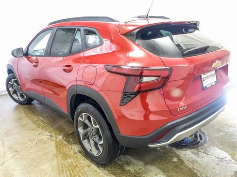 New 2026 Chevrolet Trax LT w/ LT Convenience Package image 7