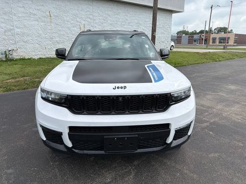Used 2024 Jeep Grand Cherokee Trailhawk AWD/4WD image 2