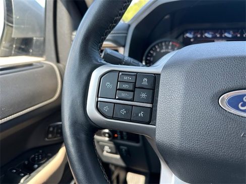 Used 2023 Ford Expedition Limited image 24