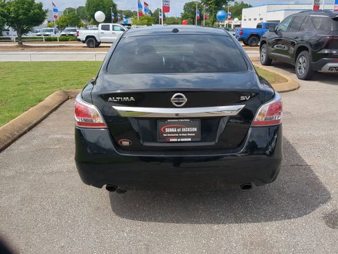 Used 2015 Nissan Altima 2.5 SV FWD image 7