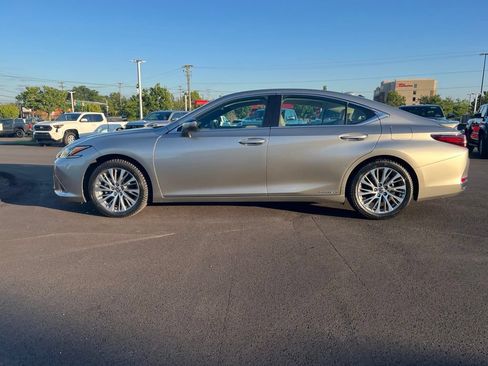 Used 2021 Lexus ES 300h w/ Premium Package FWD image 4