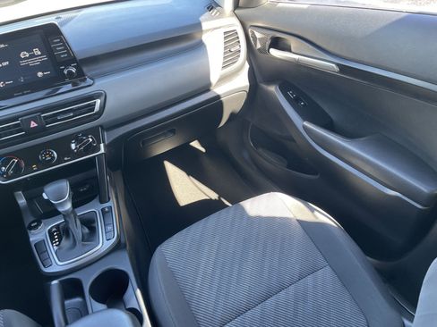 Used 2023 Kia Seltos LX image 15