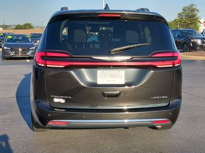 Used 2023 Chrysler Pacifica Limited