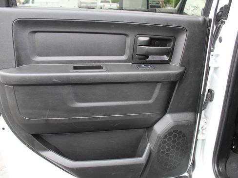 Used 2024 RAM 3500 Tradesman w/ Chrome Appearance Group AWD/4WD image 28