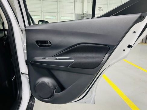 New 2025 Nissan Kicks Play S image 28