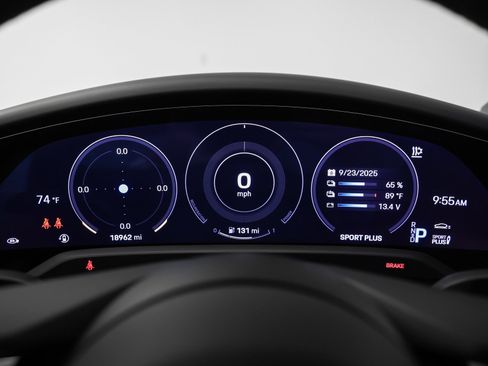 Used 2023 Porsche Taycan GTS image 35