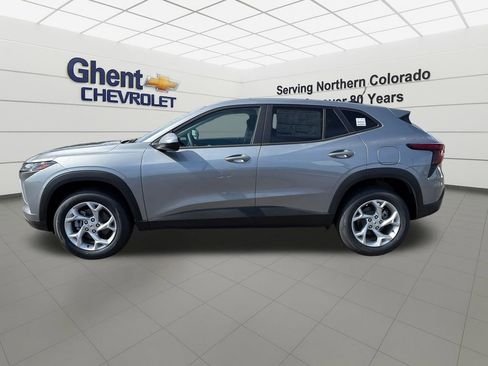 New 2026 Chevrolet Trax LS w/ LS Convenience Package FWD image 2
