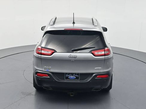 Used 2016 Jeep Cherokee Latitude w/ Safety/Convenience Group AWD/4WD image 43