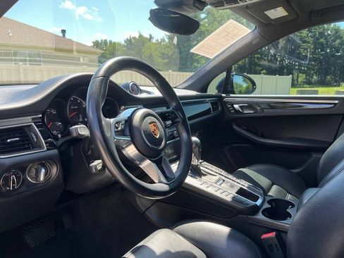 Used 2016 Porsche Macan Turbo AWD/4WD image 17