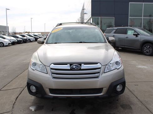 Used 2014 Subaru Outback 2.5i Premium image 2