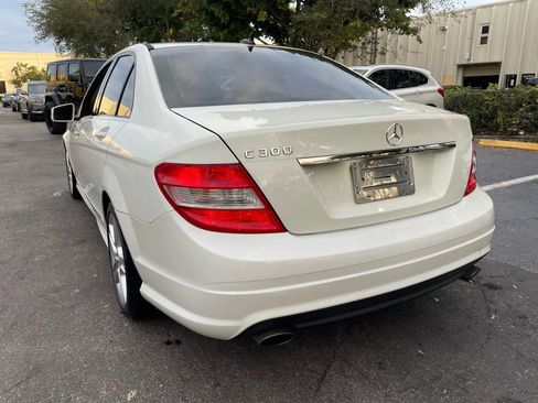 Used 2010 Mercedes-Benz C 300 Sedan image 9