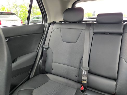 Used 2023 Kia Niro EX Touring FWD image 12