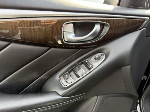Used 2018 INFINITI Q50 Luxe w/ Essential Package (3.0T Luxe) image 17