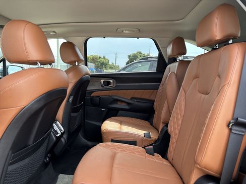 Certified 2023 Kia Sorento SX Prestige AWD/4WD image 22