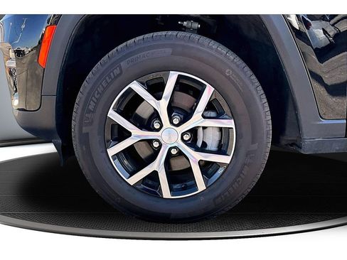 Used 2024 Jeep Grand Cherokee Limited AWD/4WD image 10