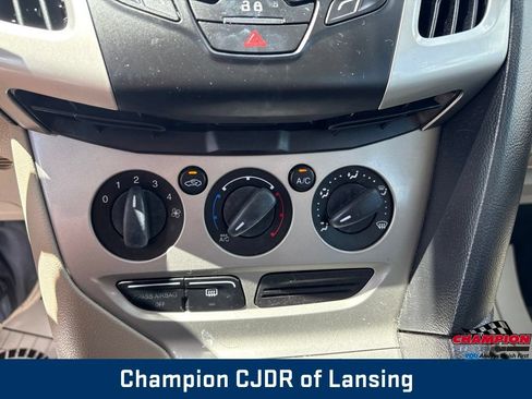 Used 2014 Ford Focus SE FWD image 19