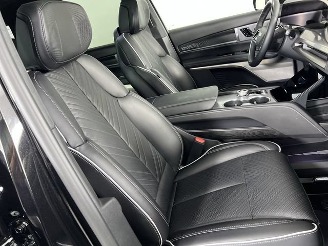 Certified 2026 Cadillac Vistiq Sport w/ LPO, Floor Liner Package AWD/4WD image 28